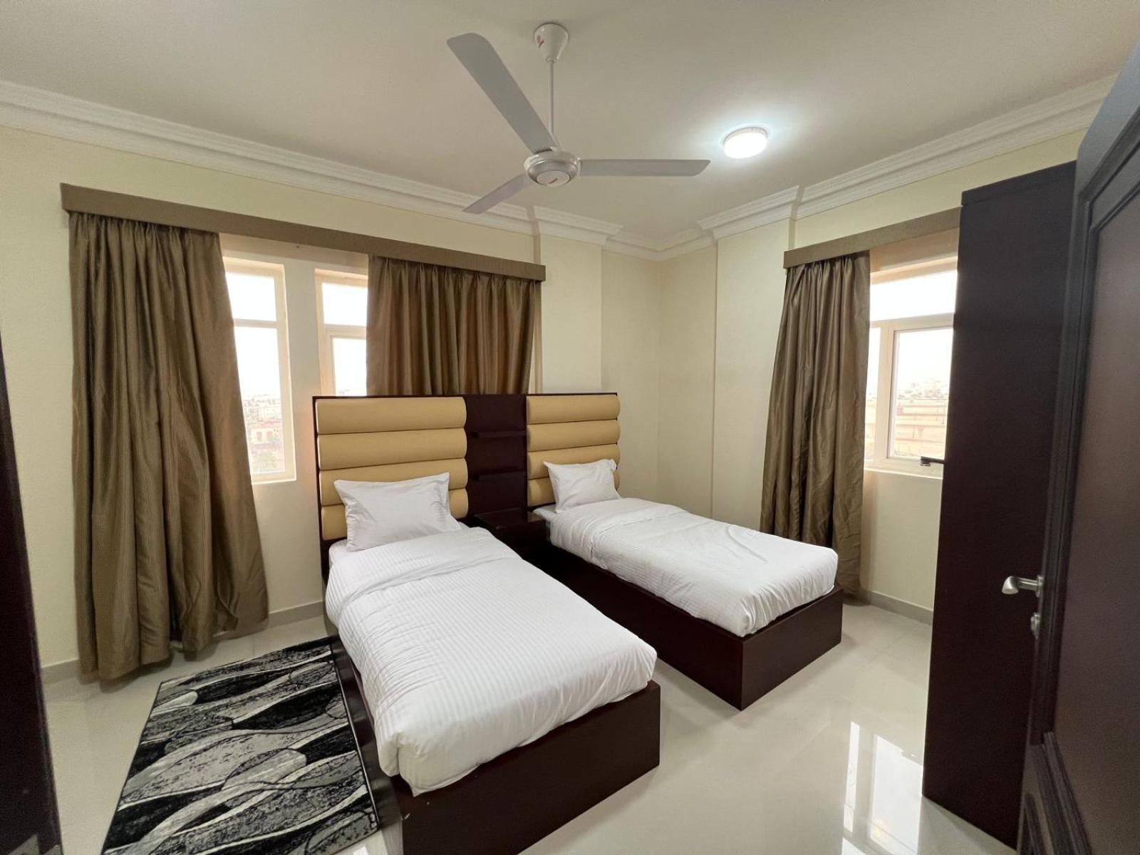 Red 10 - Razat Alard 2 Appartement Salalah Buitenkant foto